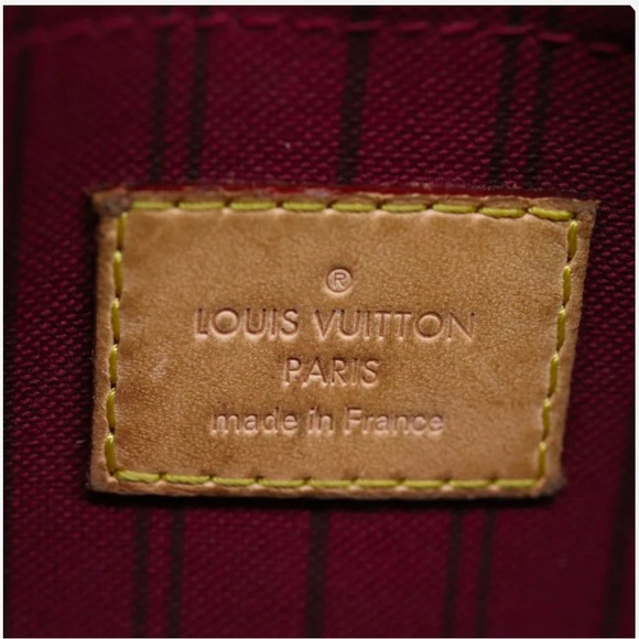 Louis  Vuitton Pochette- very good condition. Authentic guaranteed - Picture 6 of 12